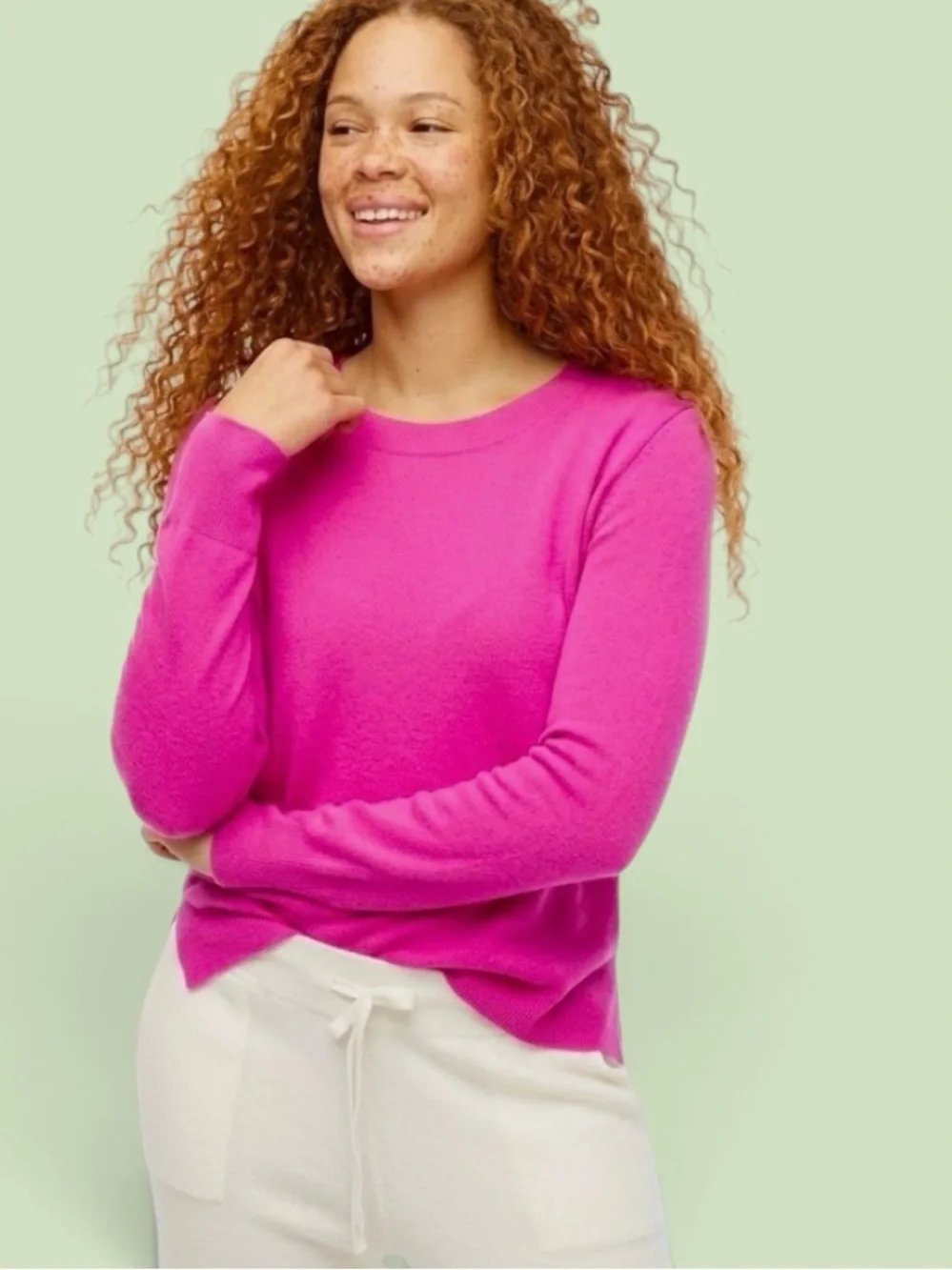 I Crew Everyday Cashmere in Neon Berry Slim Fit Crewneck Sweater Size Medium. A2